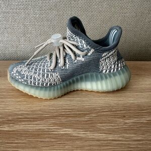 Yeezy Gray and Cream Sneakers with Modern Knit Design